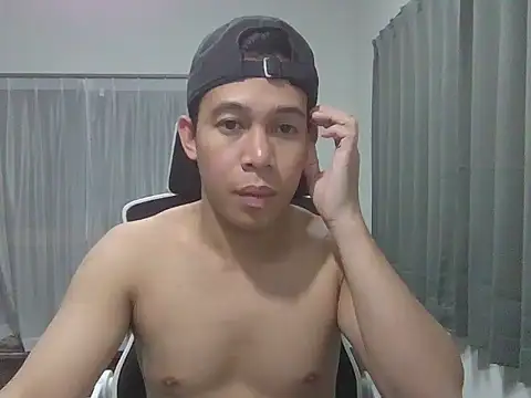 Snapshot of SobaKurd chatting on 11.27.25 SobaKurd online show from 11.27.25