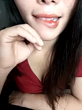 Snapshot of Fish_yellow chatting on 11.05.25 Fish yellow online show from 11.05.25