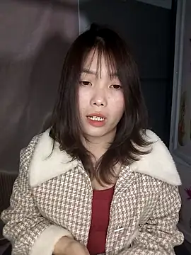 Snapshot of Fish_yellow chatting on 12.03.25 Fish yellow online show from 12.03.25