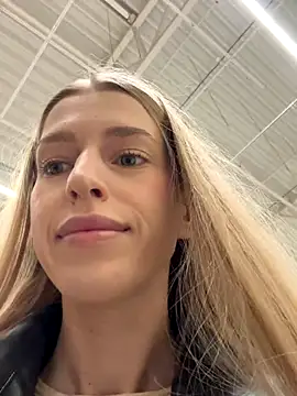 kira mia online show from 12.17.25