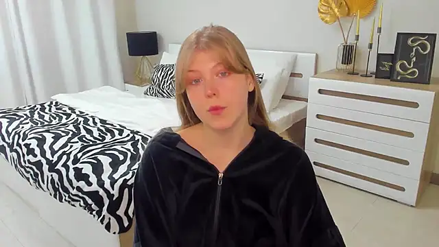 Stella Light online show from 11.08.25