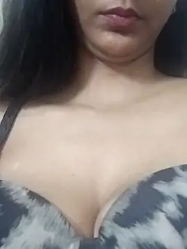 Snapshot of Aaliya_BigBoobs_1 chatting on 01.08.26 Aaliya BigBoobs 1 online show from 01.08.26