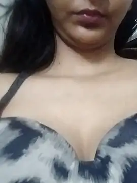 Snapshot of Aaliya_BigBoobs_1 chatting on 01.18.26 Aaliya BigBoobs 1 online show from 01.18.26