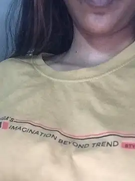 Snapshot of Aaliya_BigBoobs_1 chatting on 02.15.26 Aaliya BigBoobs 1 online show from 02.15.26