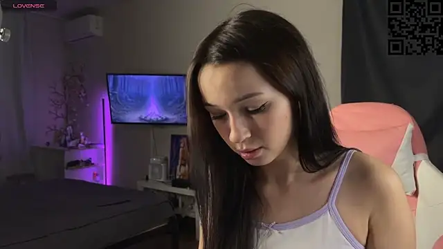 ella simons online show from 11.21.25