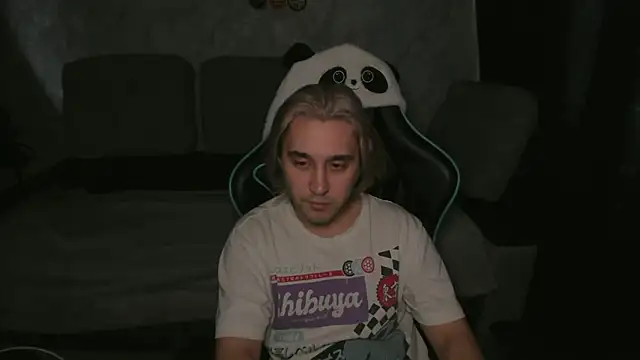 Snapshot of Pohyi_ chatting on 03.13.26 Pohyi online show from 03.13.26