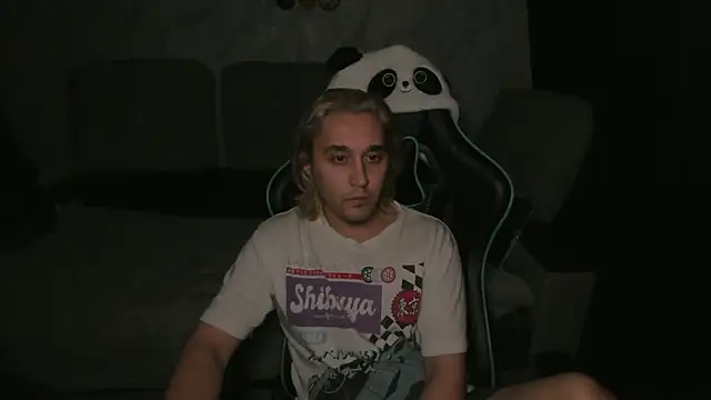 Snapshot of Pohyi_ chatting on 03.13.26 Pohyi online show from 03.13.26