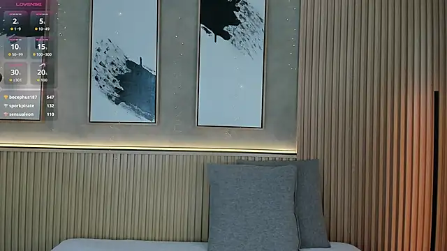 Snapshot of Lily_Vale chatting on 11.30.25 Lily Vale online show from 11.30.25