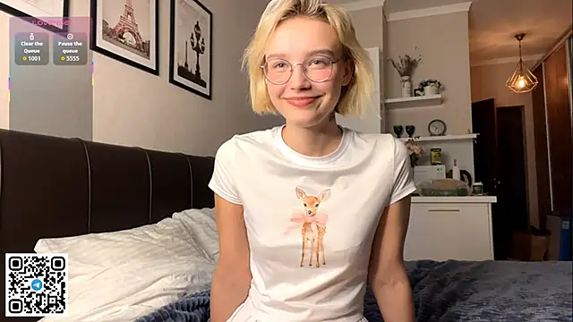 Snapshot of MelodyImam chatting on 11.04.25 MelodyImam online show from 11.04.25