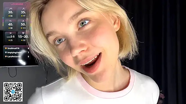 Snapshot of MelodyImam chatting on 11.23.25 MelodyImam online show from 11.23.25