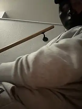 Kneetoe2025 online show from 11.21.25