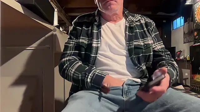 Kneetoe2025 online show from 12.03.25