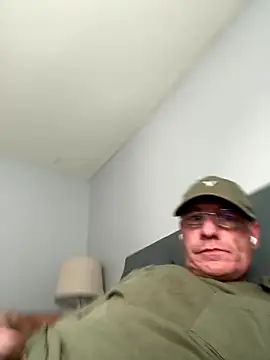 Kneetoe2025 online show from 12.18.25