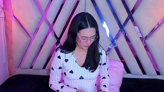 Isa doux online show from 04.26.26