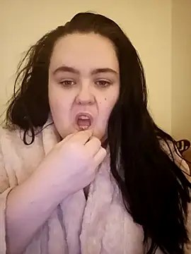 Maya 29x online show from 12.14.25