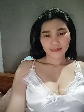 Snapshot of Bear_bear0 chatting on 05.16.26 Bear bear0 online show from 05.16.26
