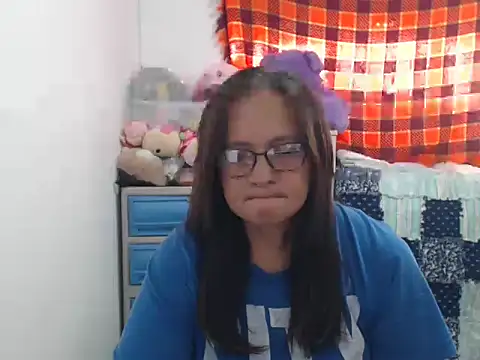 Snapshot of Kinkybela2025 chatting on 11.15.25 Kinkybela2025 online show from 11.15.25