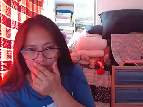 Snapshot of Kinkybela2025 chatting on 12.01.25 Kinkybela2025 online show from 12.01.25