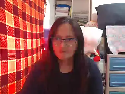 Snapshot of Kinkybela2025 chatting on 12.04.25 Kinkybela2025 online show from 12.04.25