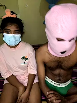 Snapshot of couplesexroom chatting on 10.27.25 couplesexroom online show from 10.27.25