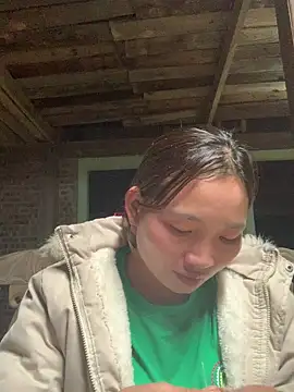 Snapshot of sowbibi chatting on 10.27.25 sowbibi online show from 10.27.25