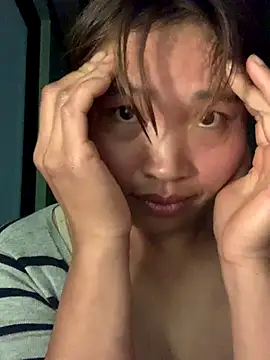 Snapshot of sowbibi chatting on 10.28.25 sowbibi online show from 10.28.25