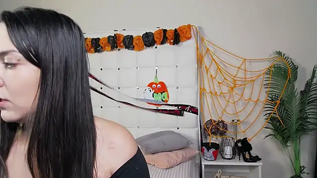 Snapshot of AlsouKass chatting on 10.25.25 AlsouKass online show from 10.25.25