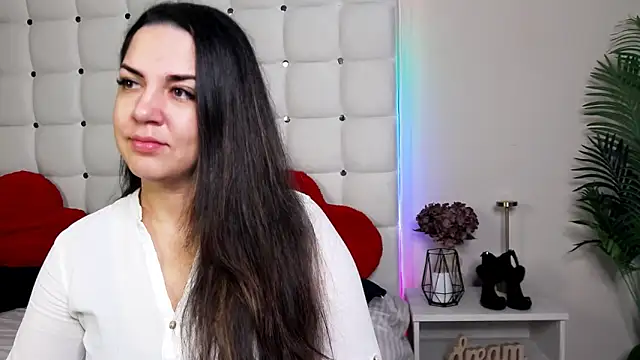 Snapshot of AlsouKass chatting on 11.13.25 AlsouKass online show from 11.13.25