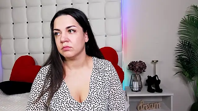 Snapshot of AlsouKass chatting on 11.14.25 AlsouKass online show from 11.14.25