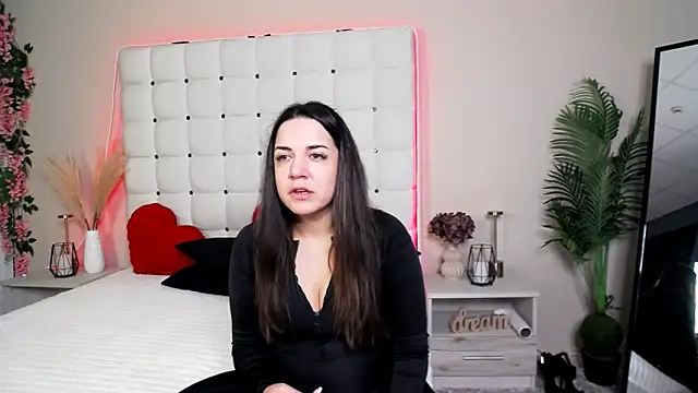 Snapshot of AlsouKass chatting on 11.24.25 AlsouKass online show from 11.24.25