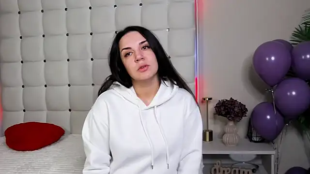 Snapshot of AlsouKass chatting on 12.05.25 AlsouKass online show from 12.05.25