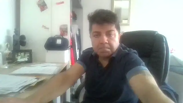 Snapshot of aufstieg95 chatting on 10.14.25 aufstieg95 online show from 10.14.25