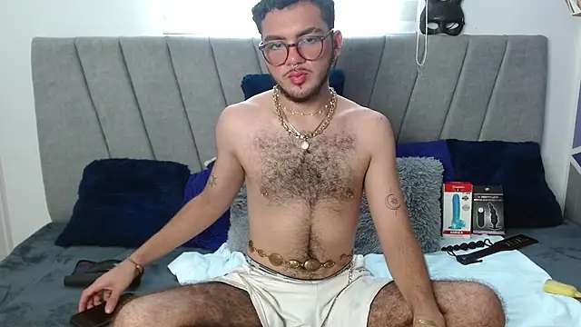 Snapshot of Zac_Golden chatting on 11.03.25 Zac Golden online show from 11.03.25