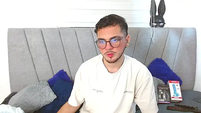 Snapshot of Zac_Golden chatting on 11.11.25 Zac Golden online show from 11.11.25