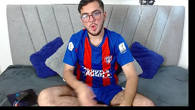 Snapshot of Zac_Golden chatting on 11.14.25 Zac Golden online show from 11.14.25