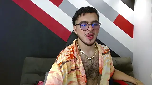 Snapshot of Zac_Golden chatting on 11.17.25 Zac Golden online show from 11.17.25