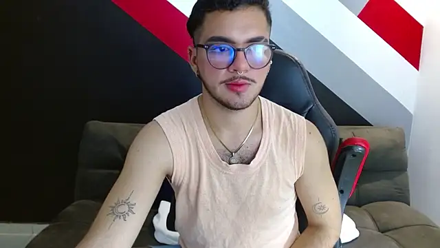 Snapshot of Zac_Golden chatting on 11.28.25 Zac Golden online show from 11.28.25