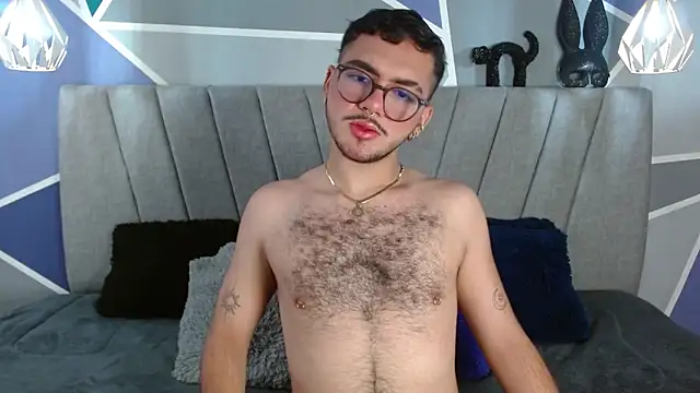 Snapshot of Zac_Golden chatting on 11.29.25 Zac Golden online show from 11.29.25