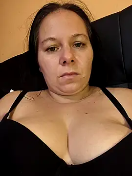 Snapshot of anays_dirtyshow chatting on 11.12.25 anays dirtyshow online show from 11.12.25