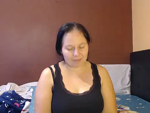 Snapshot of anays_dirtyshow chatting on 11.18.25 anays dirtyshow online show from 11.18.25