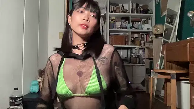 Snapshot of tw_tansan chatting on 10.25.25 tw tansan online show from 10.25.25