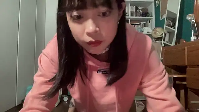 Snapshot of tw_tansan chatting on 11.22.25 tw tansan online show from 11.22.25