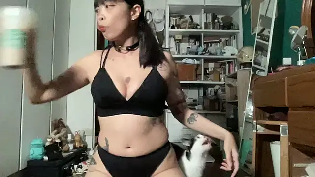 Snapshot of tw_tansan chatting on 11.26.25 tw tansan online show from 11.26.25