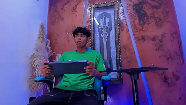 Snapshot of Sex_Boy_33_ chatting on 10.30.25 Sex Boy 33 online show from 10.30.25