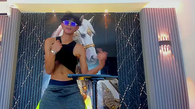 Snapshot of Sex_Boy_33_ chatting on 11.07.25 Sex Boy 33 online show from 11.07.25