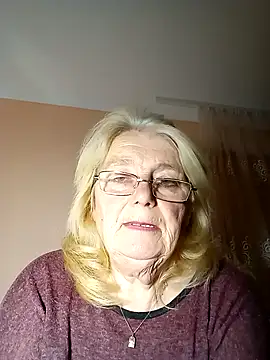 AmyLove353 online show from 10.30.25