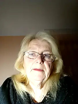 AmyLove353 online show from 11.15.25