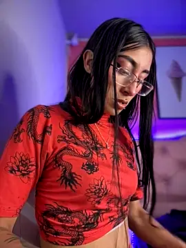 Snapshot of Violeet-Smith chatting on 10.23.25 Violeet-Smith online show from 10.23.25