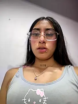 Snapshot of Violeet-Smith chatting on 10.24.25 Violeet-Smith online show from 10.24.25