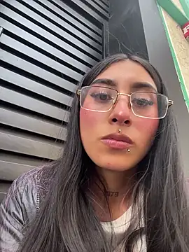 Snapshot of Violeet-Smith chatting on 10.27.25 Violeet-Smith online show from 10.27.25